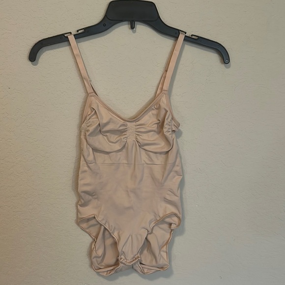 SKIMS Other - SKIMS BODYSUIT SHAPEWEAR NWOT L/XL